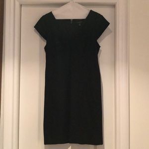 Black dress / v neck / lightweight wool w/stretch